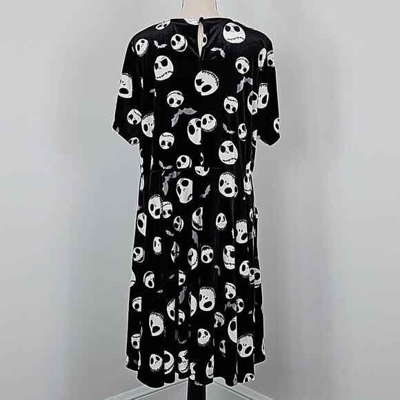 Torrid Disney The Nightmare Before Christmas Velvet Dress Plus Size 3 | 22-24 - Picture 8 of 15